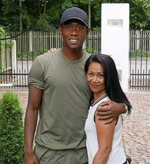 George Alaba wife and son David Alaba.